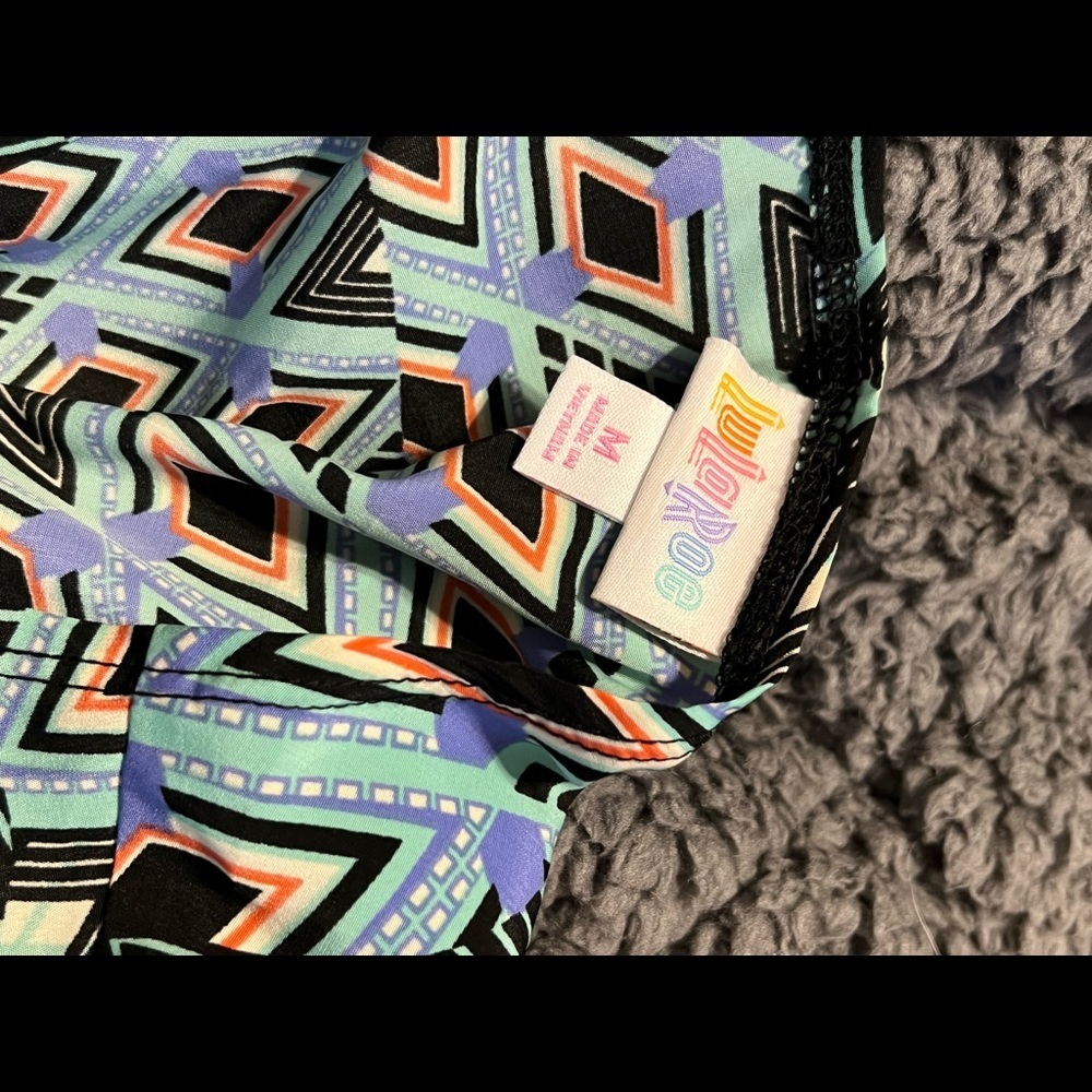 LuLaRoe Joy medium womens vest lightweight layer or coverup geometric print - Picture 6 of 12